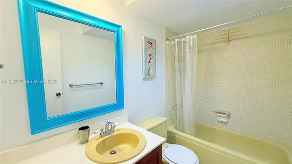 $1,800 | 1465 Northeast 123rd Street, Unit 201, North Miami, FL 33161