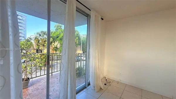 $1,800 | 1465 Northeast 123rd Street, Unit 201, North Miami, FL 33161