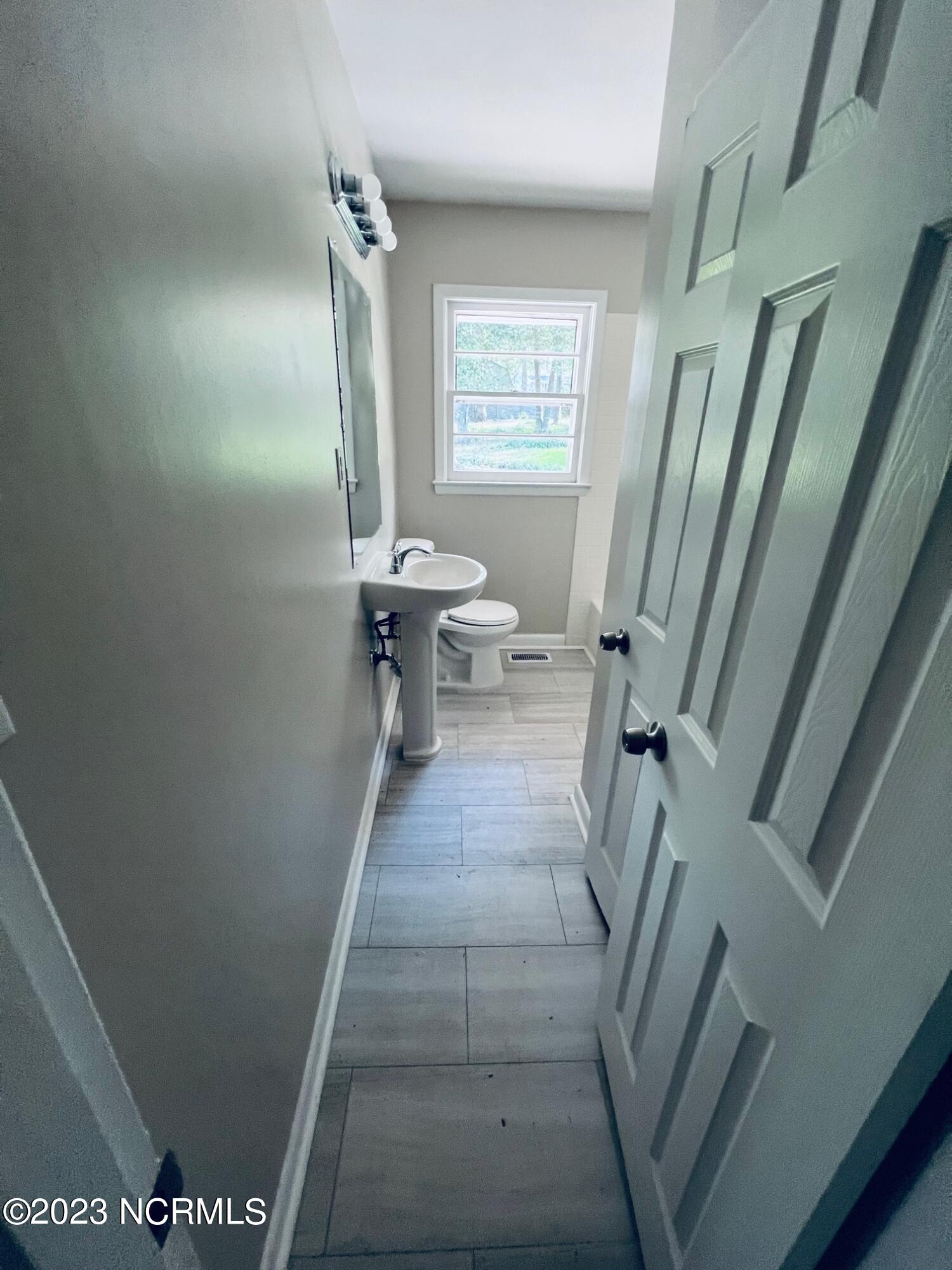 2808 Fordham Lane Raleigh, NC 27604 - Photo 11 of 14 Bath View 2