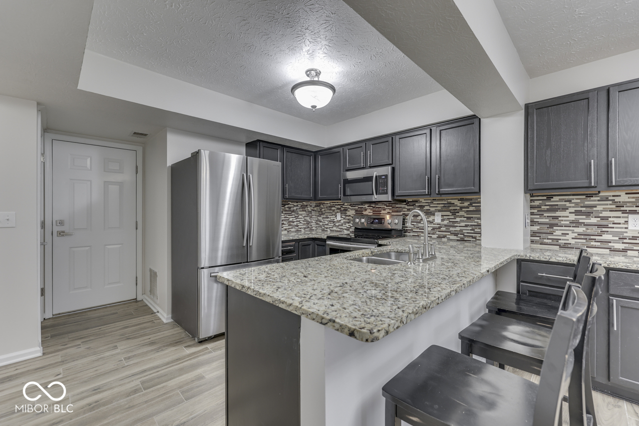 5810 Spring Oaks Way Indianapolis, IN 46237 - Photo 13 of 49