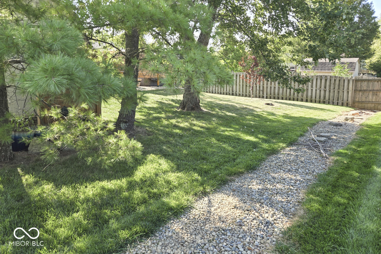 5810 Spring Oaks Way Indianapolis, IN 46237 - Photo 45 of 49