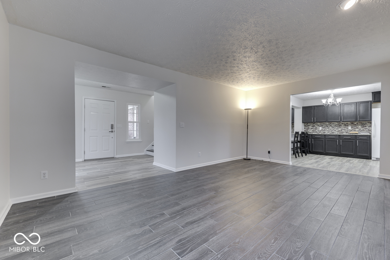 5810 Spring Oaks Way Indianapolis, IN 46237 - Photo 9 of 49