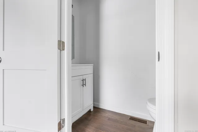 $2,400 | 196 Wilmot Avenue, Bridgeport, CT 06607