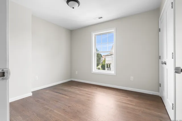 $2,400 | 196 Wilmot Avenue, Bridgeport, CT 06607