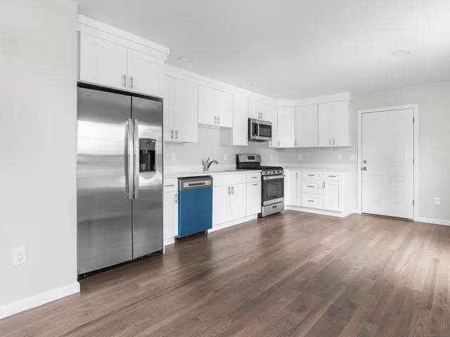 $2,400 | 196 Wilmot Avenue, Bridgeport, CT 06607