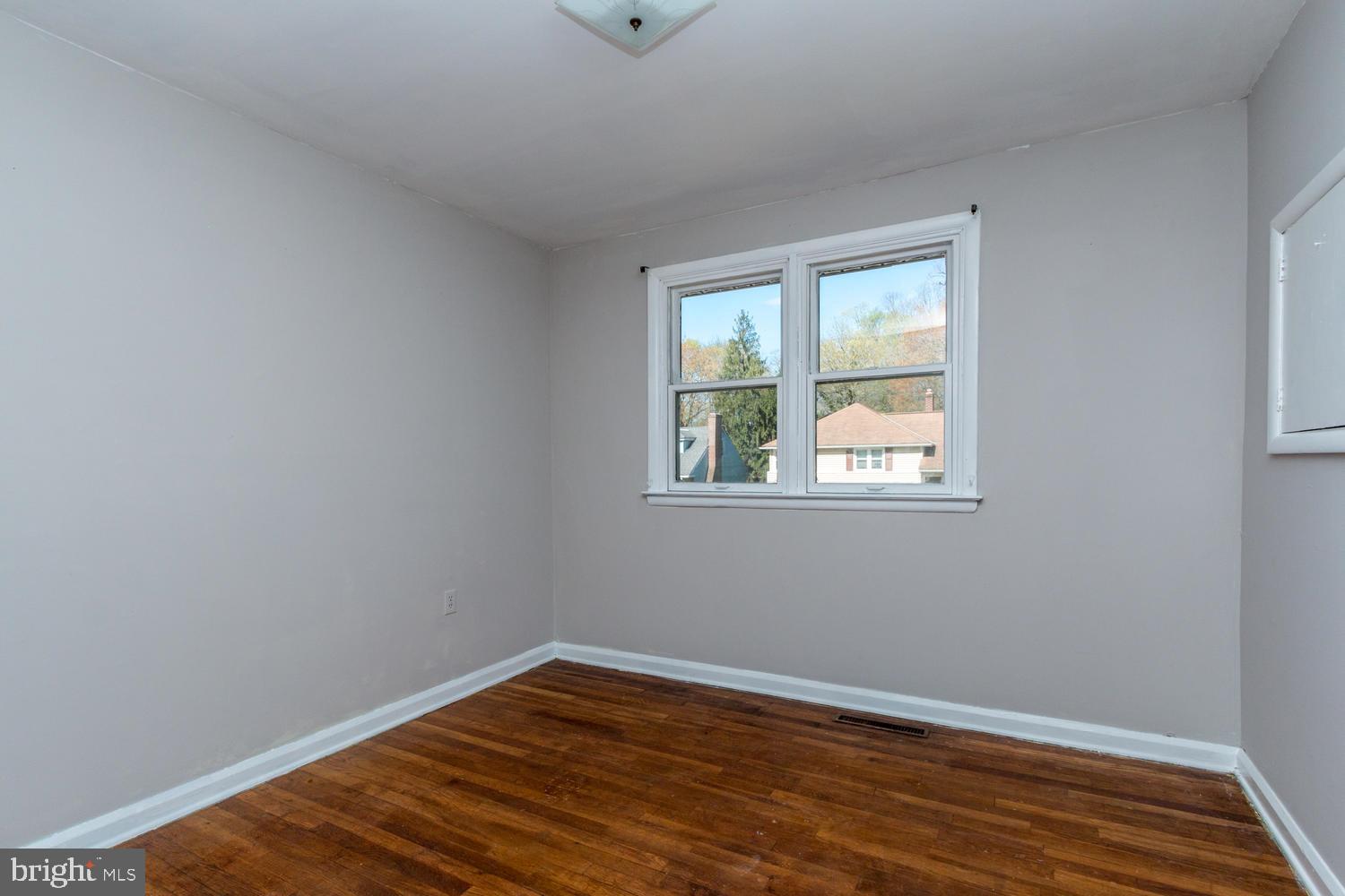 1108 Faun Road Wilmington, DE 19803 - Photo 21 of 27 BD 3 - hdwd flrs & closet