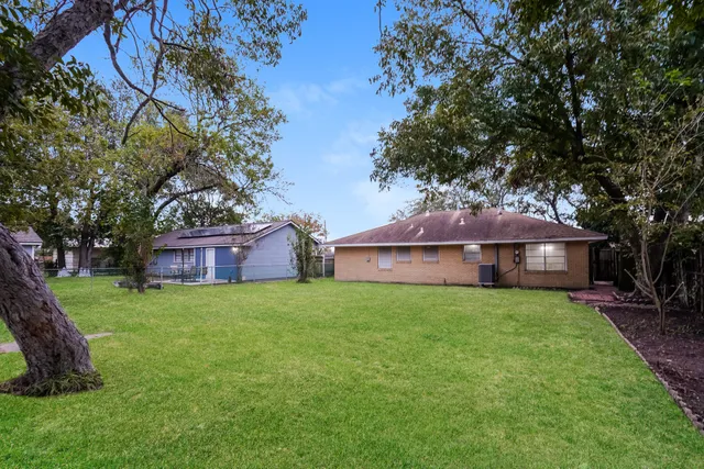 $1,450 | 1610 13th Avenue North, Texas City, TX 77590