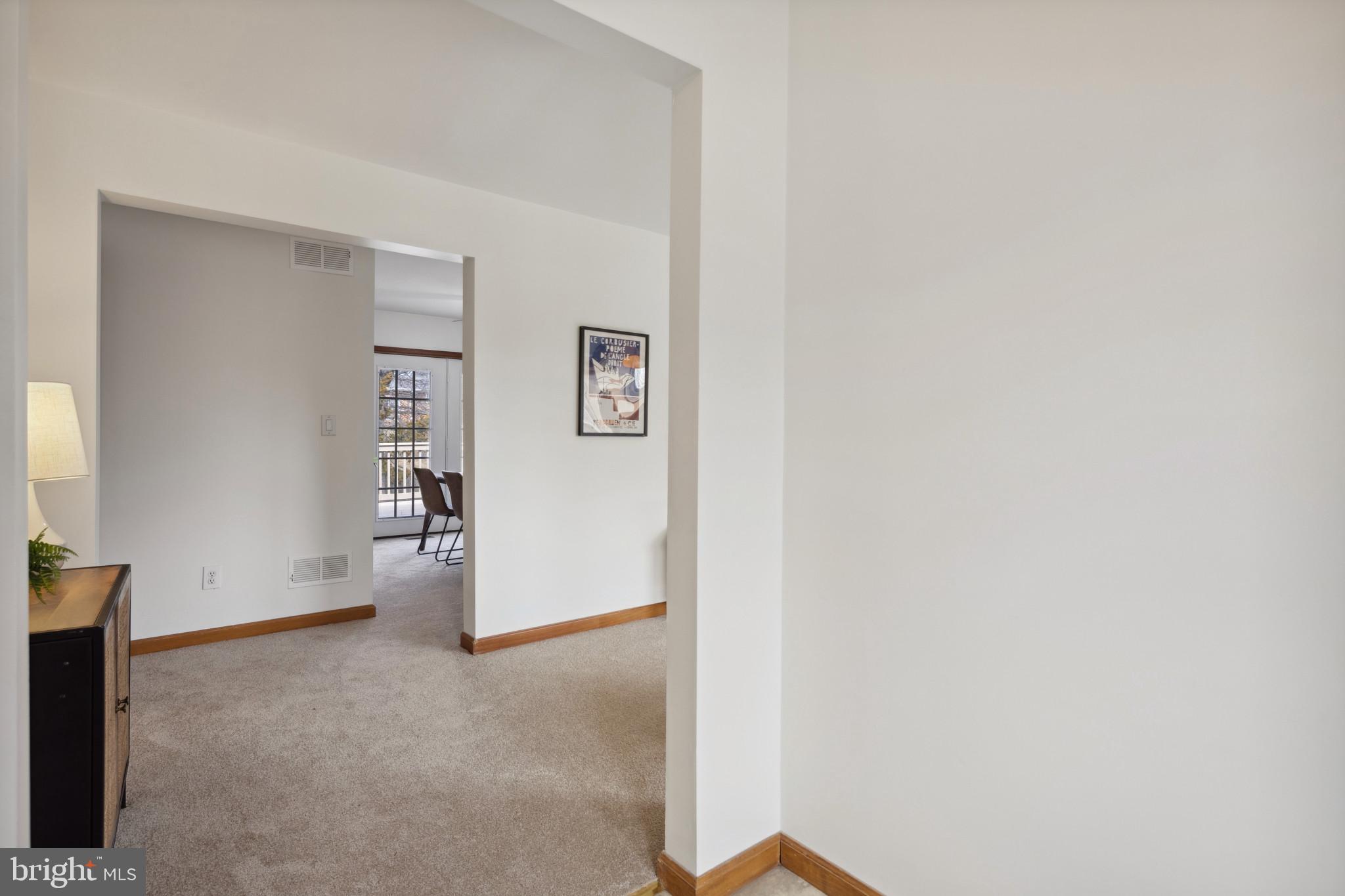 5880 Montgomery Road Elkridge, MD 21075 - Photo 4 of 39 Foyer