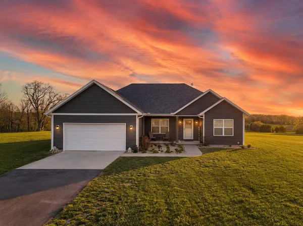 $399,000 | 13421 West Farm Road 194, Billings, MO 65610