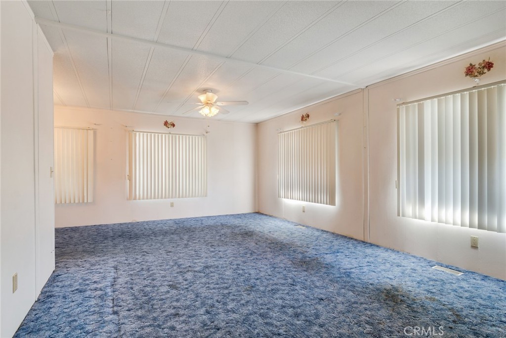 3500 Buchanan Street, Unit 73 Riverside, CA 92503 - Photo 5 of 30 a view of an empty room and window