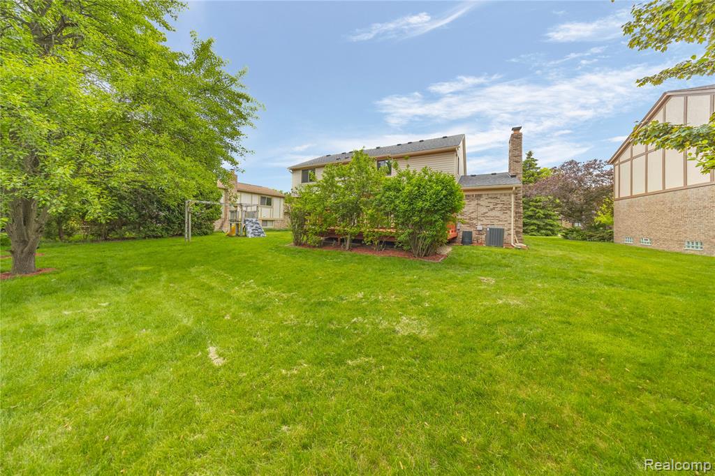 2753 Powderhorn Ridge Road Rochester Hills, MI 48309 - Photo 31 of 35