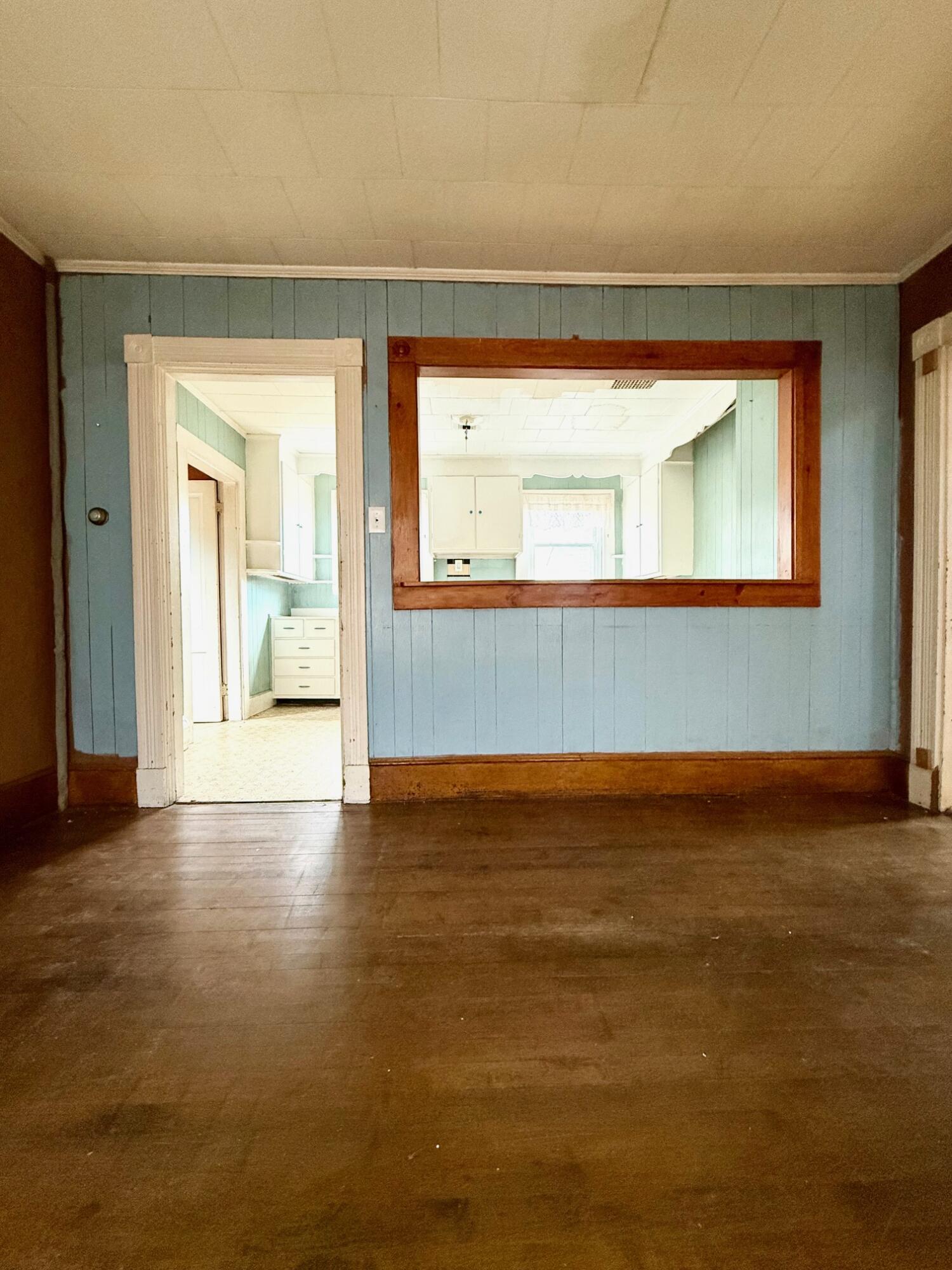 348 Lisbon Street Lisbon, ME 04250 - Photo 12 of 21 IMG_0911