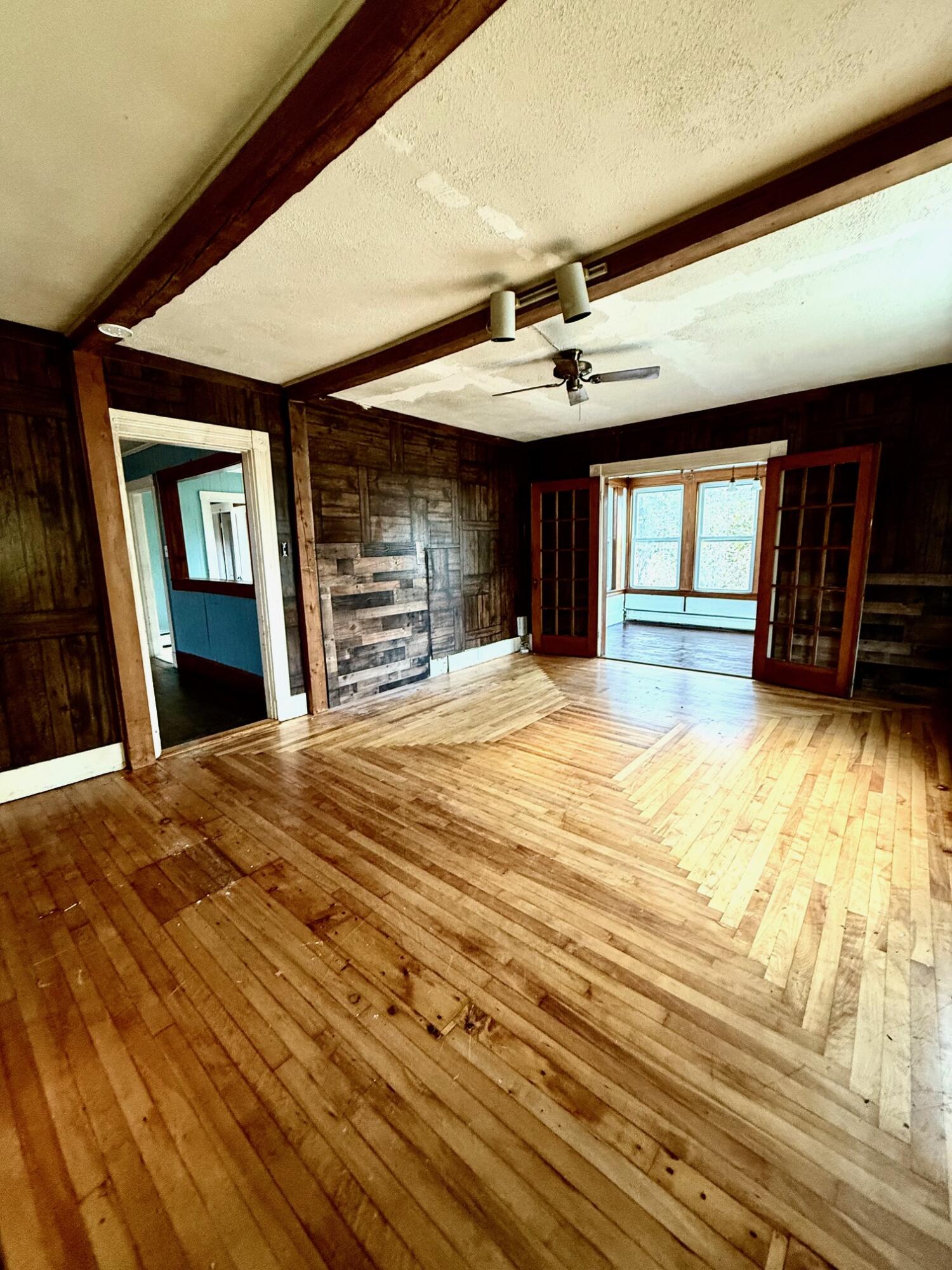 348 Lisbon Street Lisbon, ME 04250 - Photo 8 of 21 IMG_0912