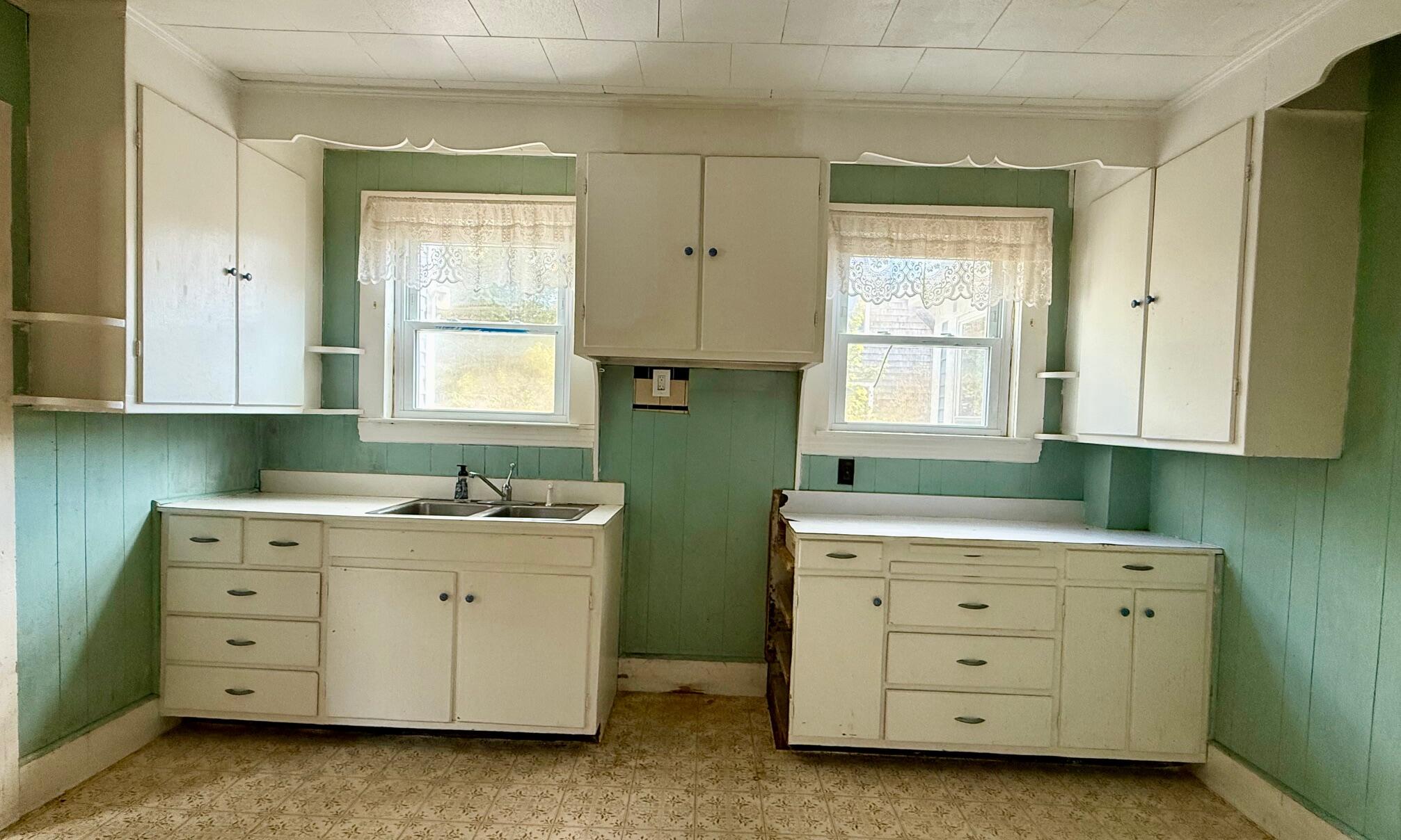 348 Lisbon Street Lisbon, ME 04250 - Photo 10 of 21 IMG_0885