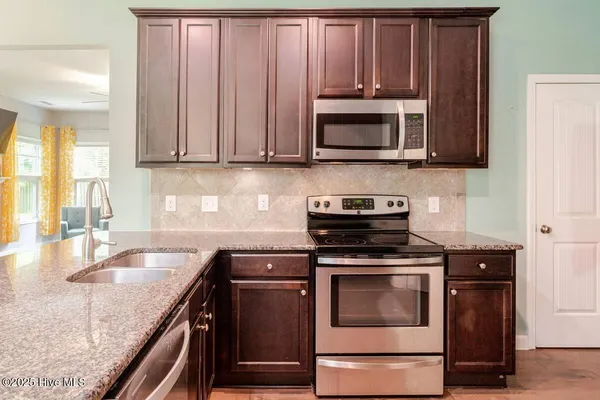 $2,550 | 154 Poplar Branch Way, Hampstead, NC 28443