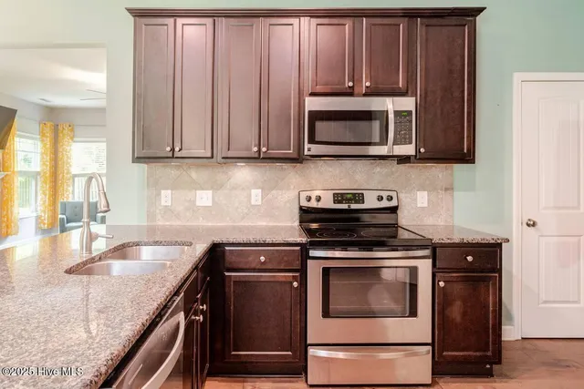 $2,550 | 154 Poplar Branch Way, Hampstead, NC 28443