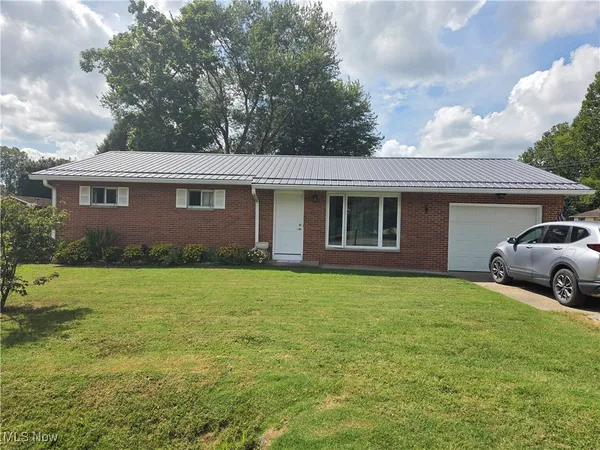 $232,000 | 305 Summit Road, Marietta, OH 45750