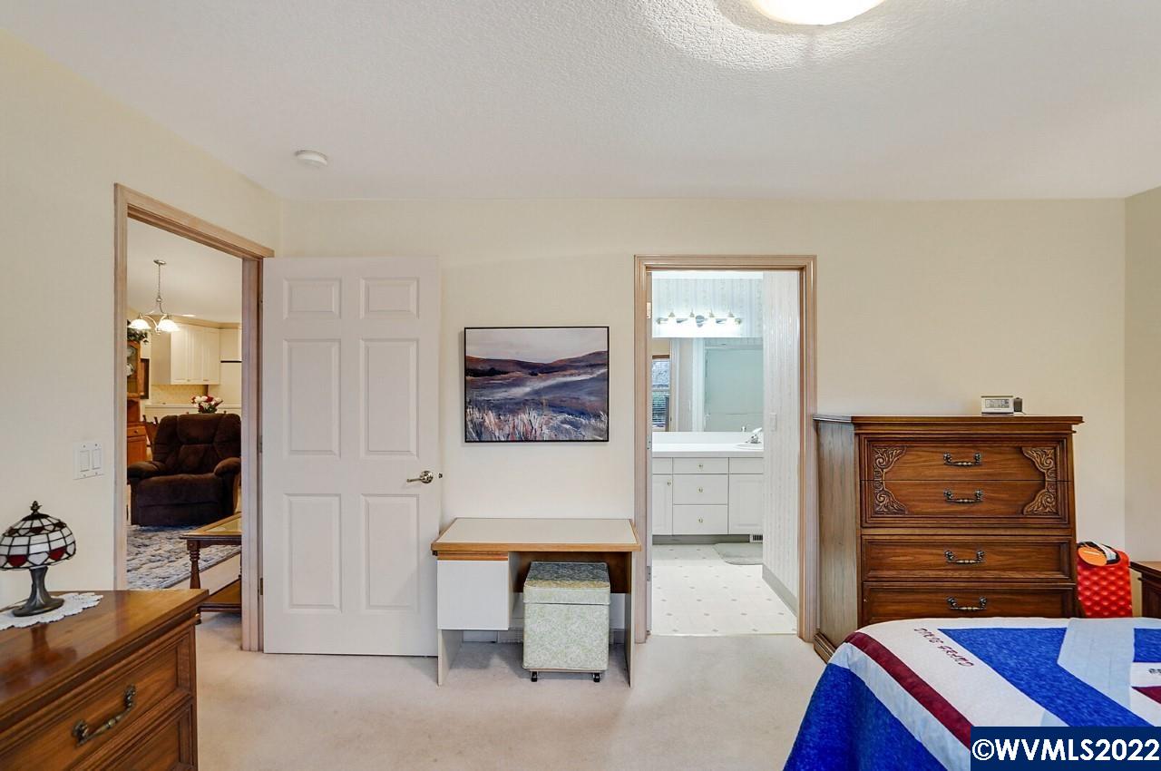 72 South S Place Lebanon, OR 97355 - Photo 21 of 34