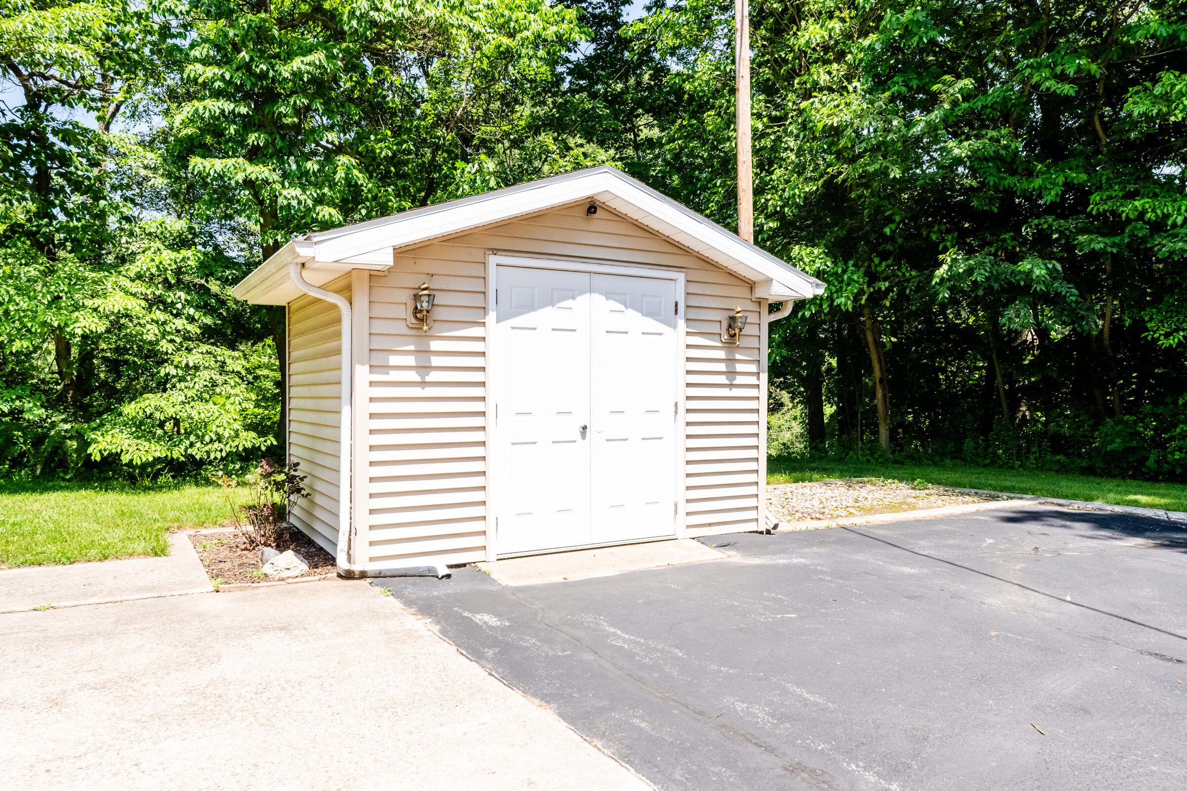 1595 Alex Path Stevensville, MI 49127 - Photo 9 of 38 Alex-540