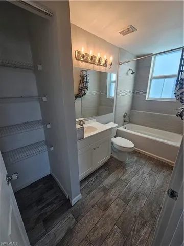 $1,600 | 1200 Reserve Way, Unit 302, Naples, FL 34105