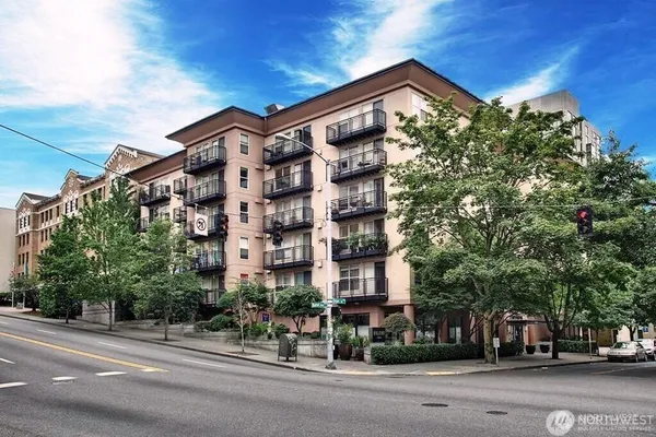 $1,395 | 1323 Boren Avenue, Unit 303, Seattle, WA 98101