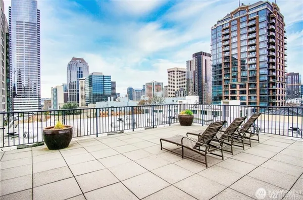 $1,395 | 1323 Boren Avenue, Unit 303, Seattle, WA 98101