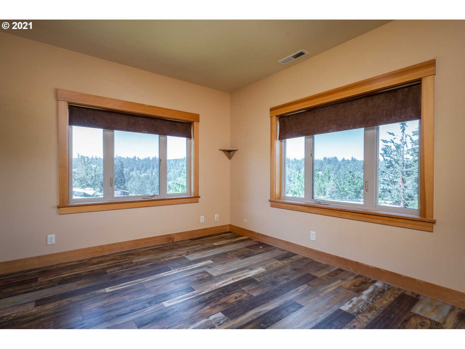 10052 South Maple Grove Road Molalla, OR 97038 - Photo 16 of 31 Gallery Image 16