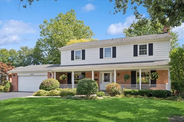 $1,199,000 | 1245 Canterbury Lane, Glenview, IL 60025