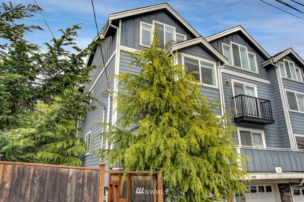 2110 West Ruffner Street Seattle, WA 98199 - Photo 1 of 24 Gallery Image 1