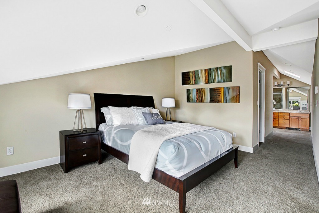2110 West Ruffner Street Seattle, WA 98199 - Photo 14 of 24 Gallery Image 14