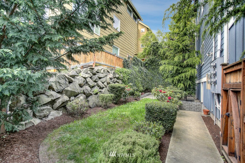 2110 West Ruffner Street Seattle, WA 98199 - Photo 21 of 24 Gallery Image 21