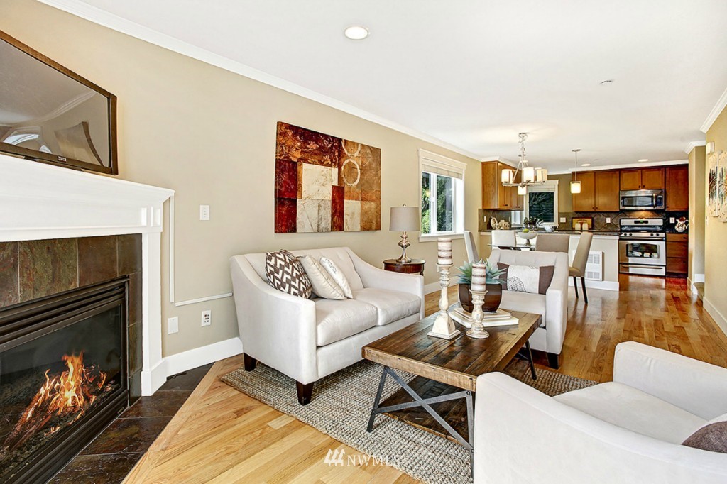 2110 West Ruffner Street Seattle, WA 98199 - Photo 4 of 24 Gallery Image 4