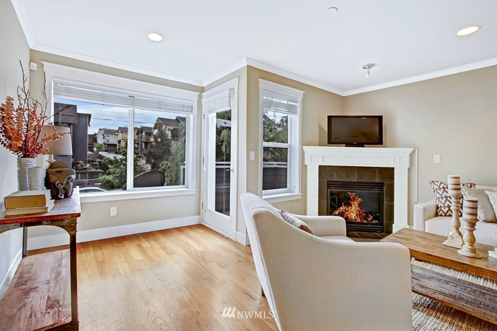 2110 West Ruffner Street Seattle, WA 98199 - Photo 8 of 24 Gallery Image 8