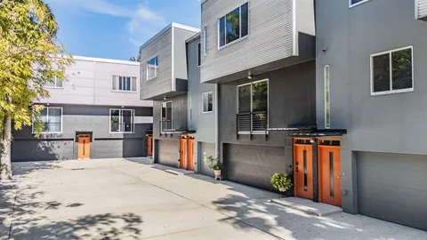 a picture of city view