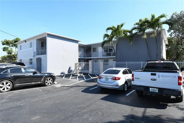 $1,900 | 1398 Northwest 61st Street, Unit 10, Miami, FL 33142