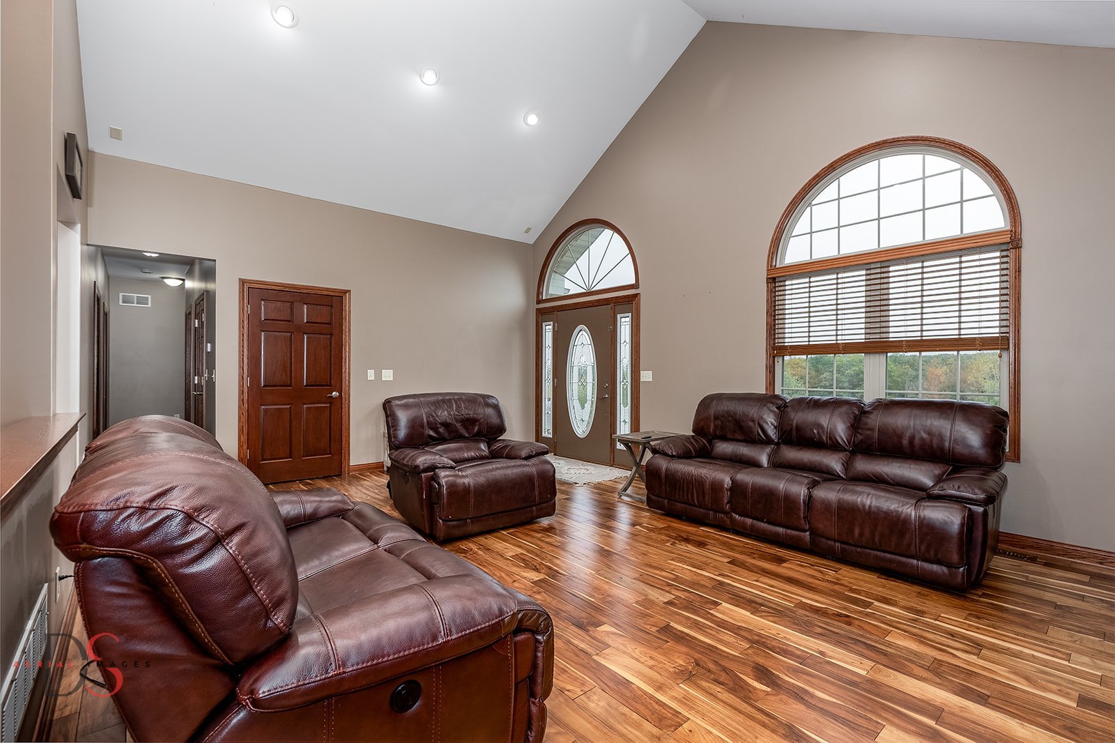 2834 East 2525th Road Marseilles, IL 61341 - Photo 13 of 31 a living room with furniture and wooden floor