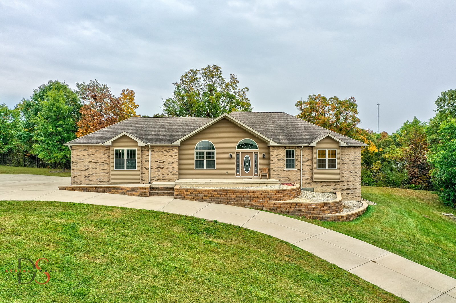 2834 East 2525th Road Marseilles, IL 61341 - Photo 5 of 31 a front view of a house with a yard and garage