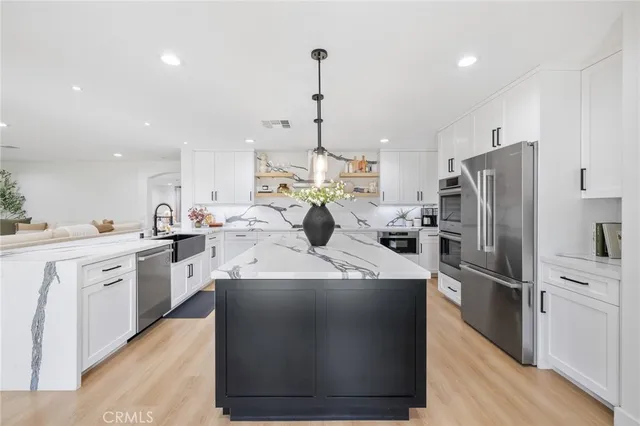 $1,125,000 | 21174 Lone Star Way, Saugus, CA 91390