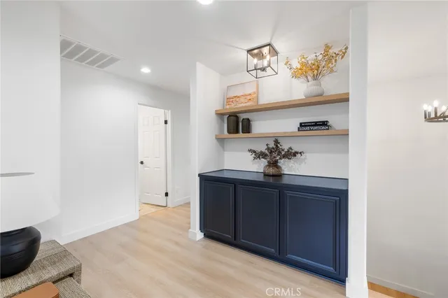 $1,125,000 | 21174 Lone Star Way, Saugus, CA 91390