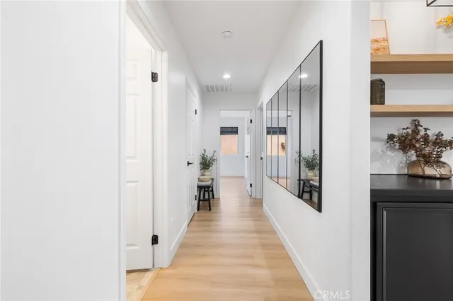 $1,125,000 | 21174 Lone Star Way, Saugus, CA 91390