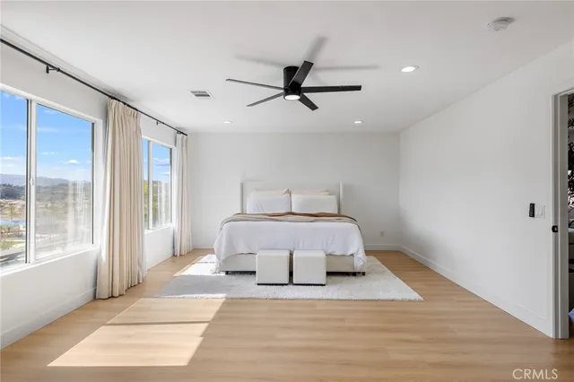 $1,125,000 | 21174 Lone Star Way, Saugus, CA 91390