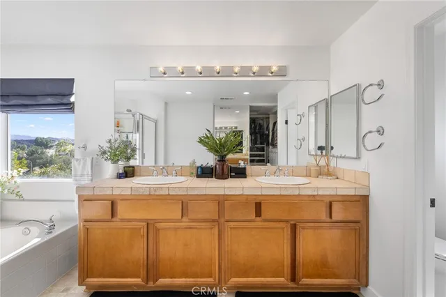 $1,125,000 | 21174 Lone Star Way, Saugus, CA 91390