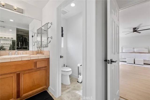 $1,125,000 | 21174 Lone Star Way, Saugus, CA 91390