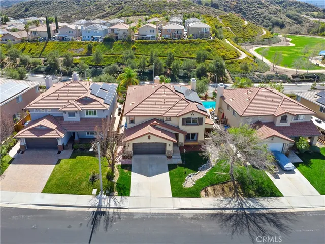 $1,125,000 | 21174 Lone Star Way, Saugus, CA 91390