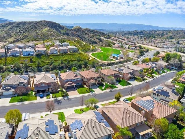 $1,125,000 | 21174 Lone Star Way, Saugus, CA 91390