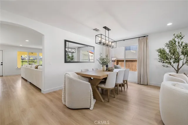 $1,125,000 | 21174 Lone Star Way, Saugus, CA 91390