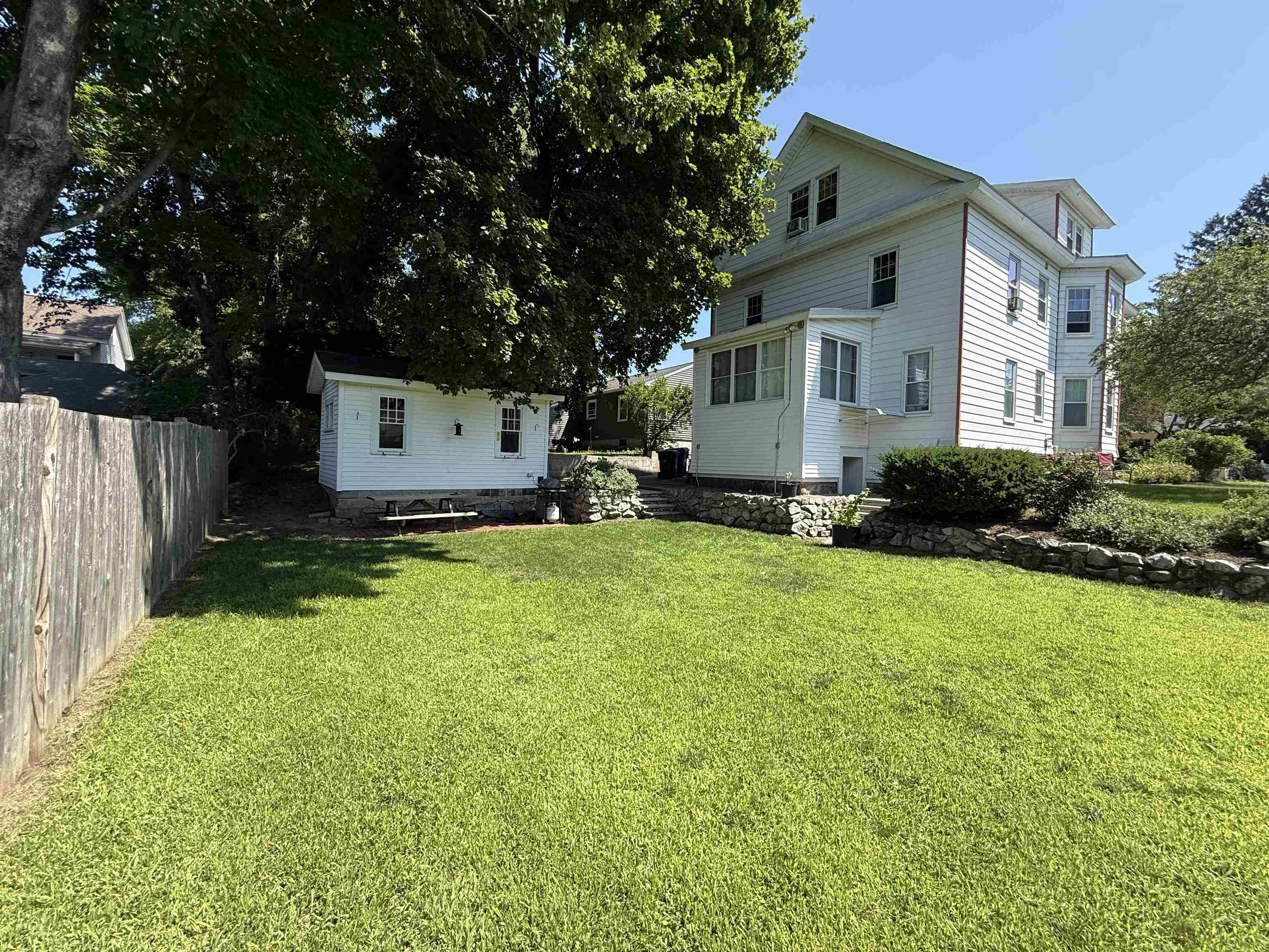 190 Ray Street Manchester, NH 03104 - Photo 3 of 45 Gallery Image 3