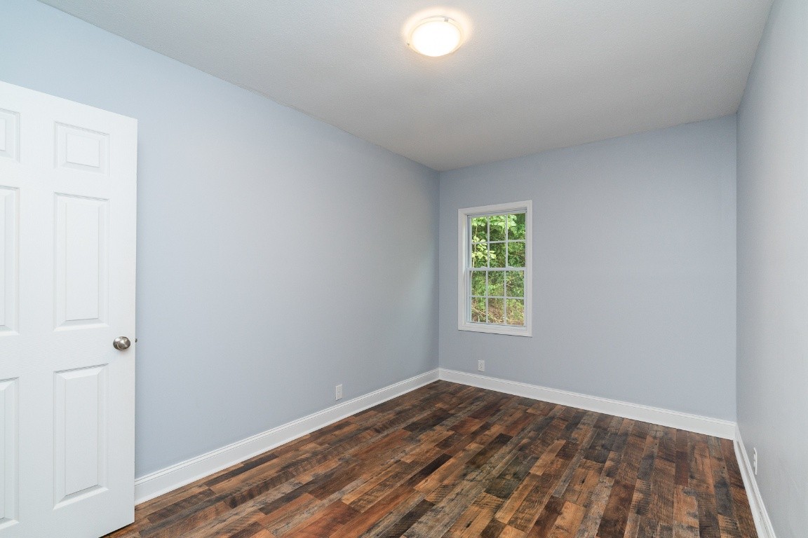 1230 Issac Clifton Road Chapmansboro, TN 37035 - Photo 33 of 44 Gallery Image 33