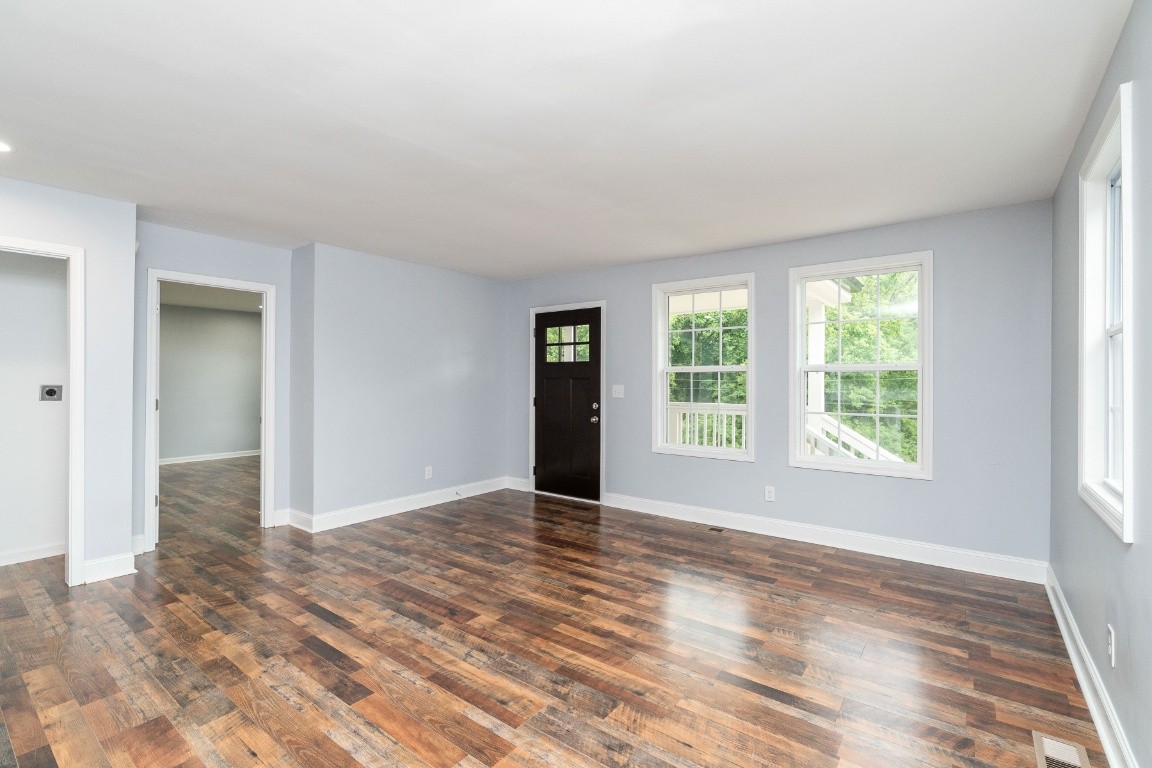 1230 Issac Clifton Road Chapmansboro, TN 37035 - Photo 9 of 44 Gallery Image 9