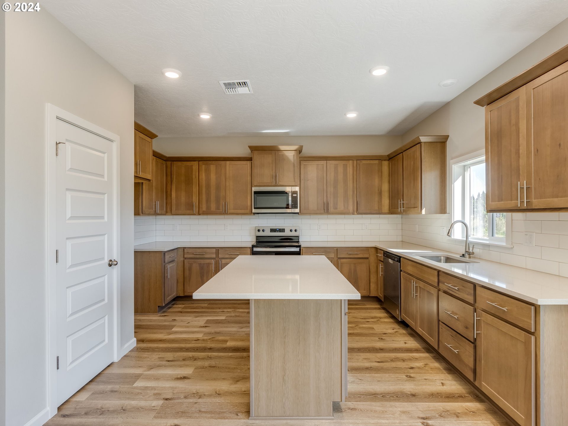 721 East Wilson Street Carlton, OR 97111 - Photo 13 of 41